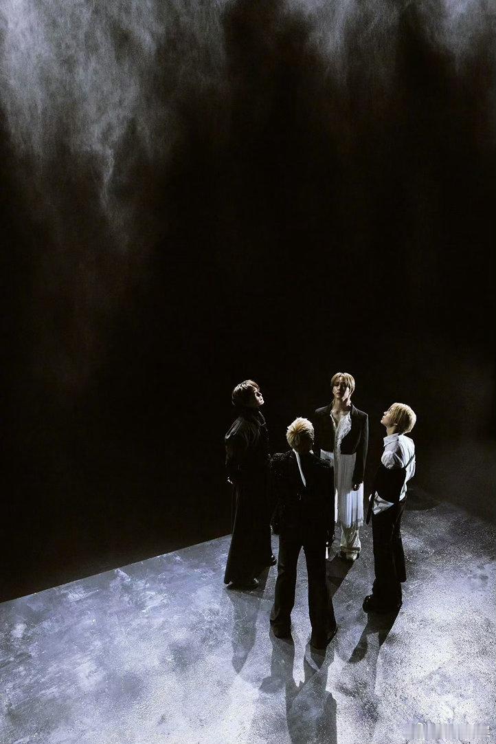 SHINEE6月1日回归SHINeeSHINee 《Atmos》概念照《Rain