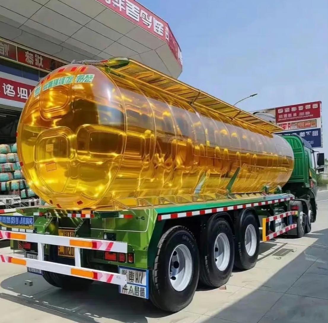 网友建议，油罐车应设计成这样？[二哈] 