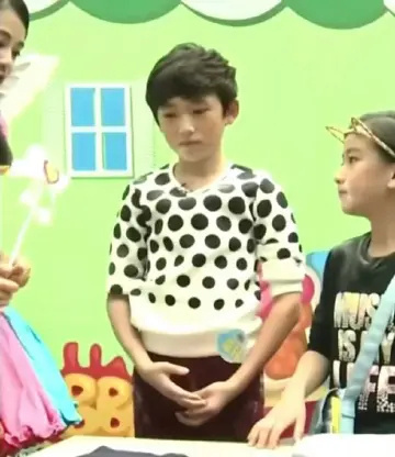 宋亚轩珍珠小子拍珍珠我也是看过时代少年团相册的人了 哇哦！也是看过时团相册了！ 