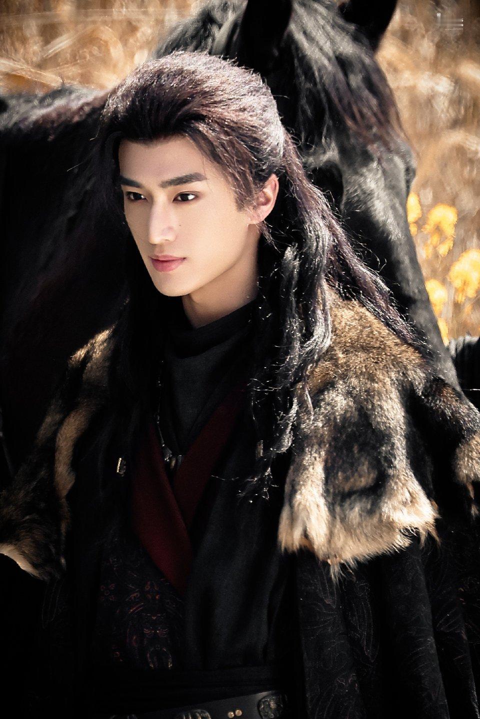 张康乐[超话] zkl张康乐冰湖重生 “你是我跨越山河万里，携带着芳香也要碰面的