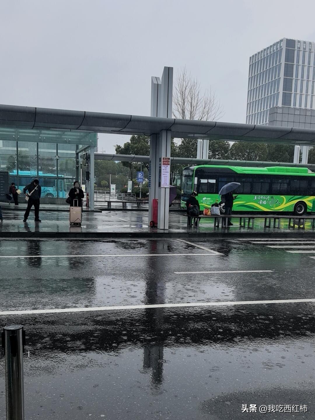 我不知道我是不是太矫情了，身边的朋友同学也不会这样，但是我真的特别特别难受，从返