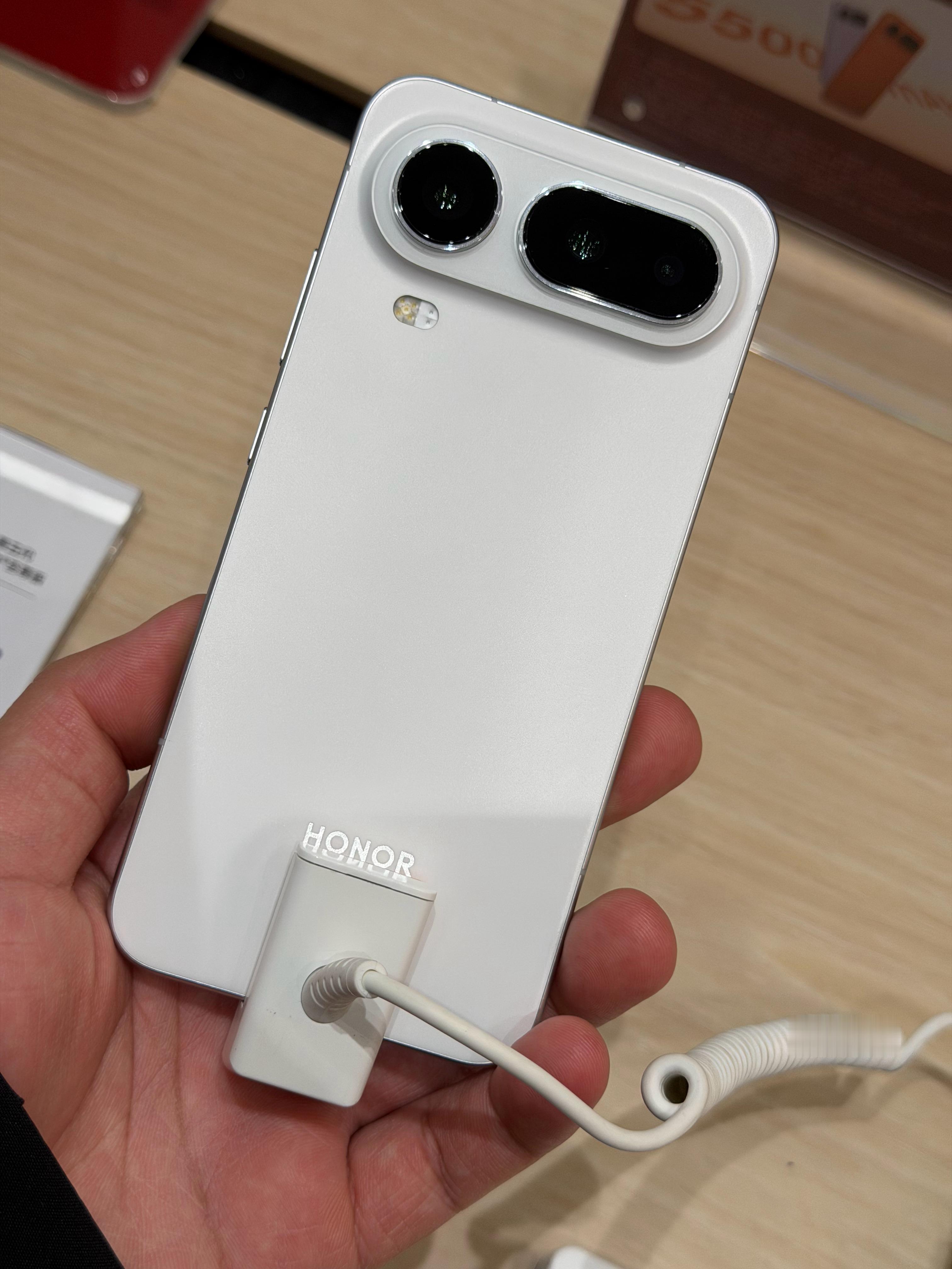 什么样的手机才能算Air还是那句话，没有妥协配置的Air才是真Air。昨晚看了一