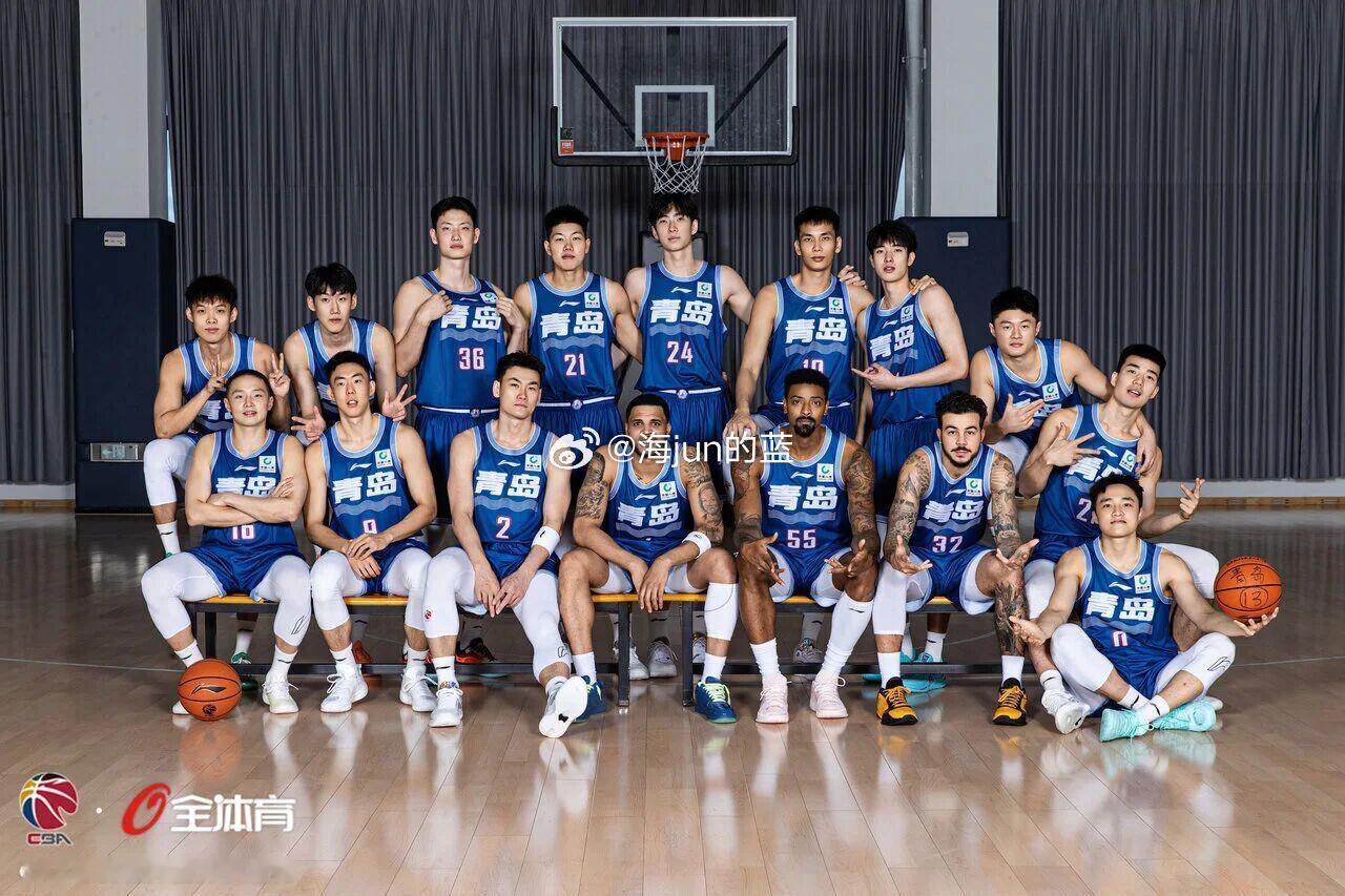 CBA季前赛第一个比赛日，青岛国信开局状态并不好，第一节一度以9:25落后缺少胡