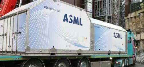 ASML和美国天都塌了，台积电都忍不住开始骂娘！实际让西方和欧美国家没有想到的并