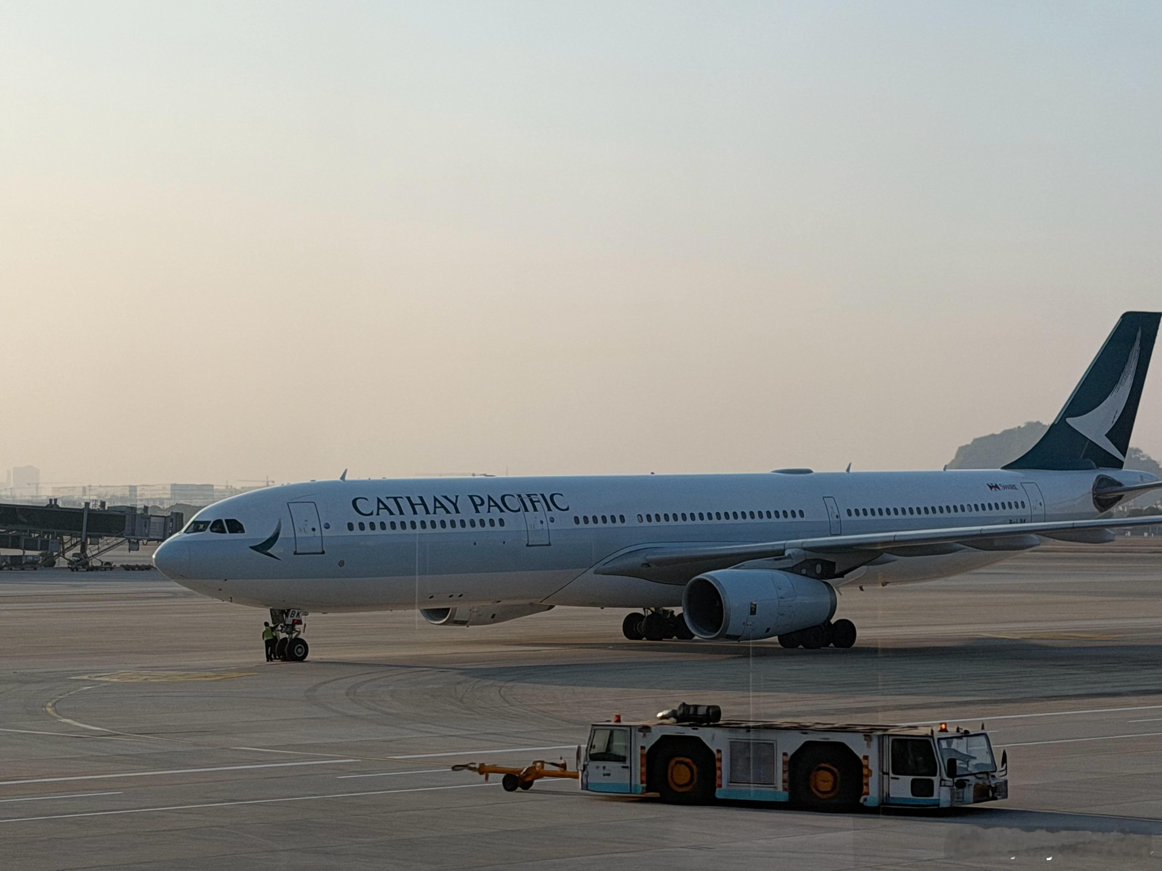 国泰的飞机✈️，第一次见 杭州·杭州萧山国际机场