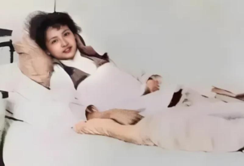 1929年，林徽因刚生了孩子，被撑大的肚子还没恢复，梁思成却拿起相机一顿拍！19