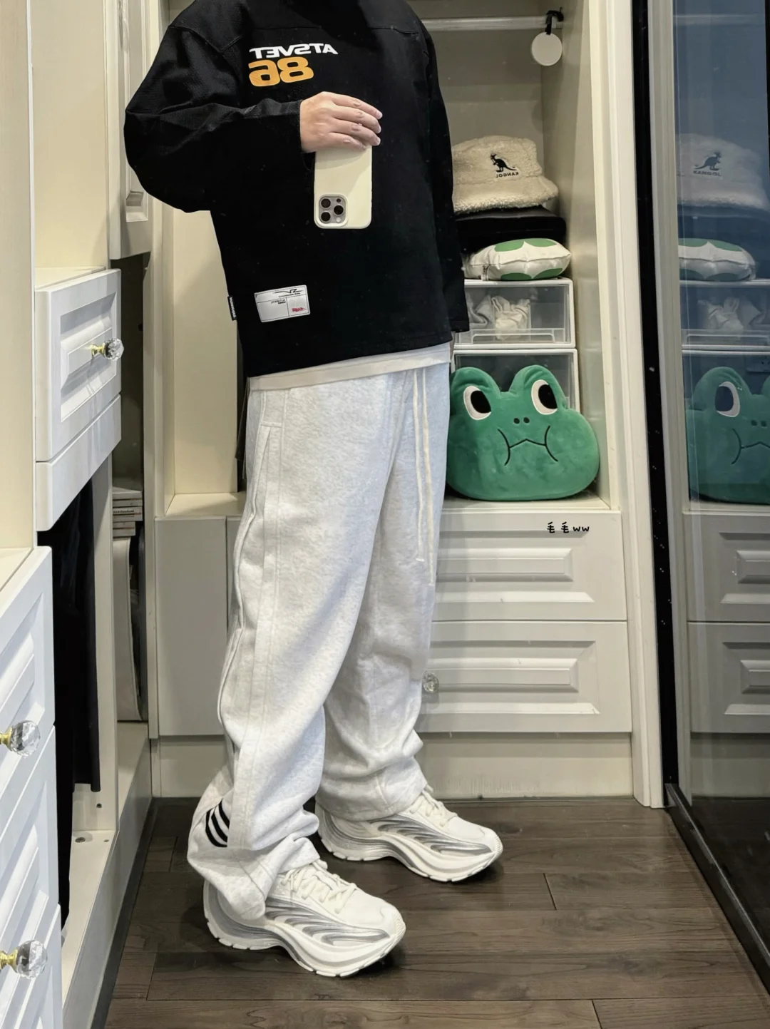 黑白叠穿｜卫裤穿搭