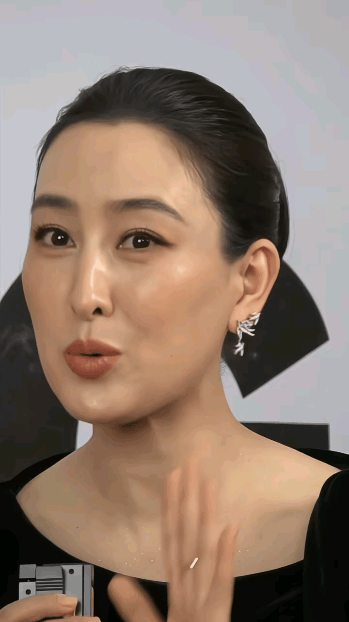 记得前些年，有人叫她女海王，不知道是为什么呢？