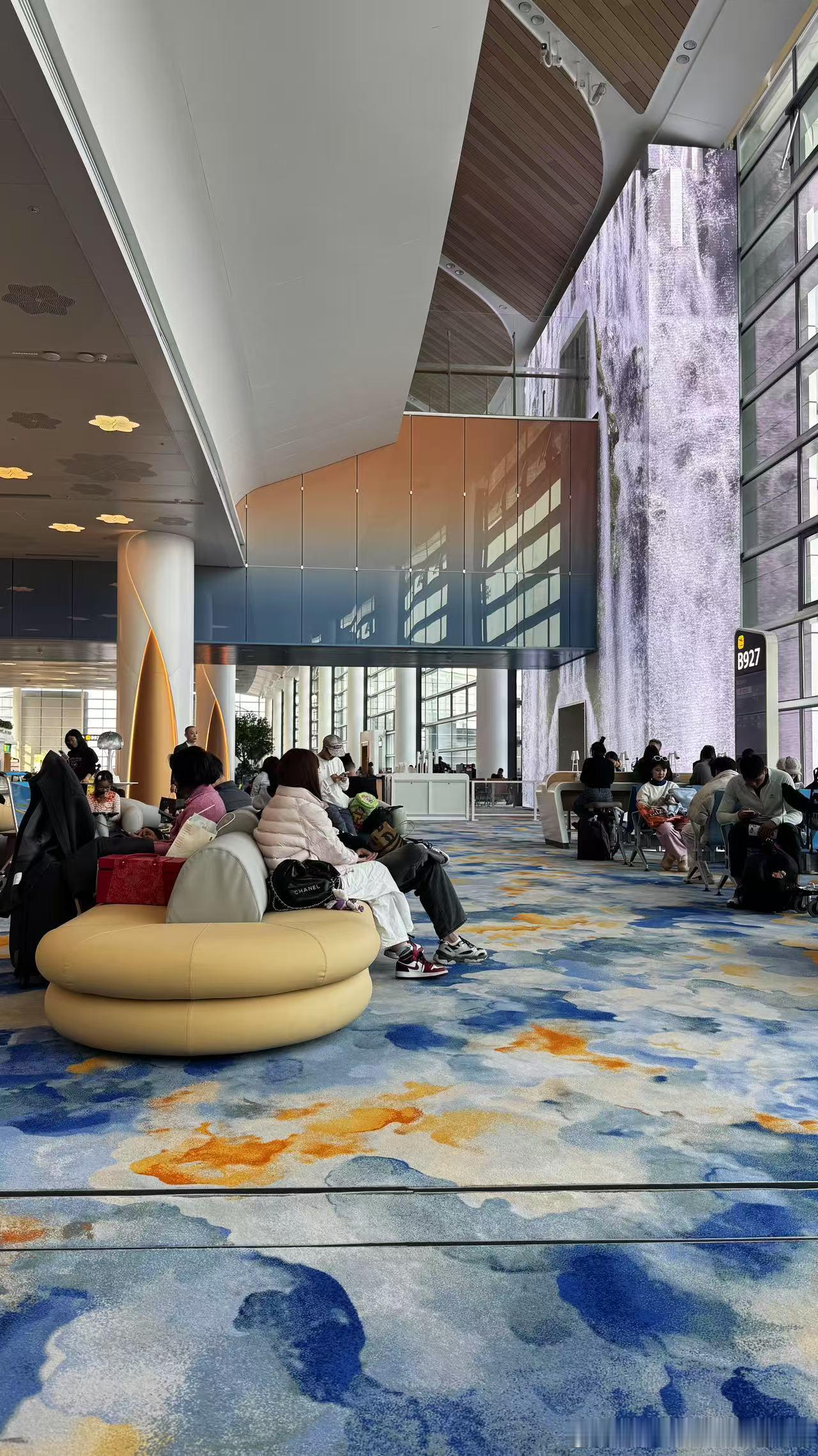 新机场…就四个字：花里胡哨 广州·广州白云国际机场-T3航站楼