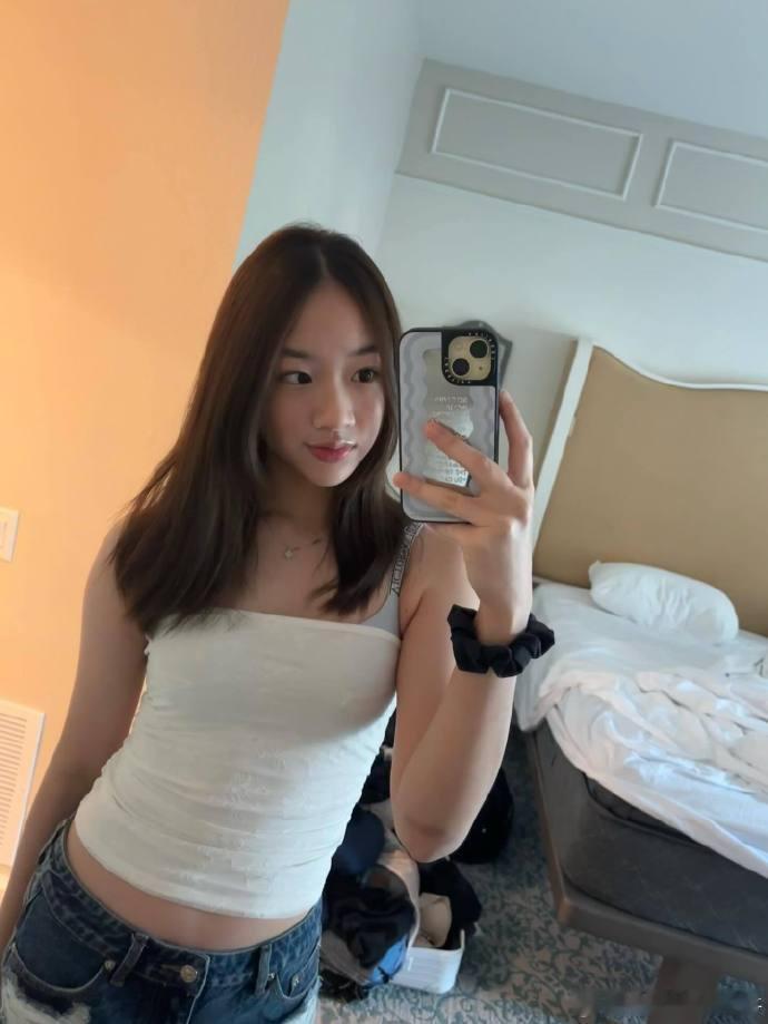 neinei手臂线条 被 neinei 的手臂线条狠狠戳中！这么小的年纪，居然有