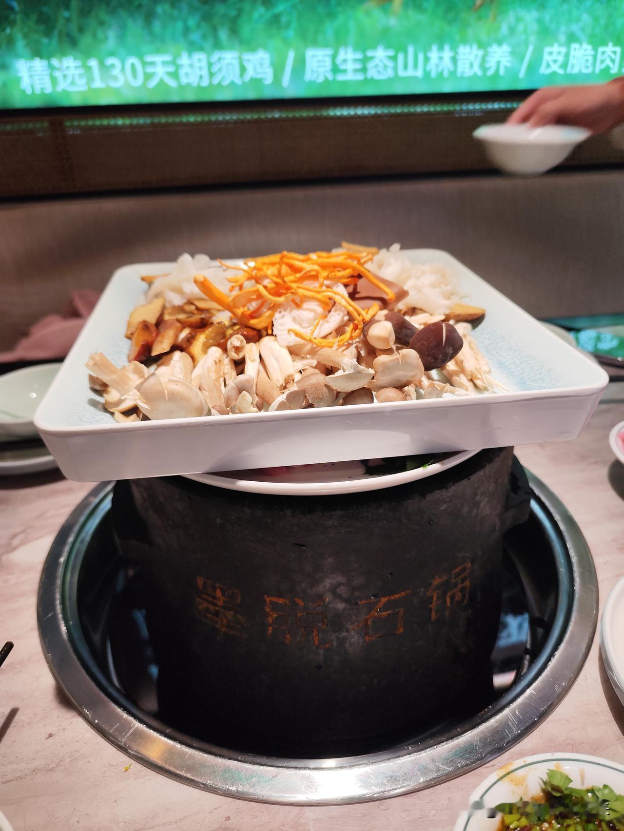 我不烦润出去的，我烦的是娶外国人的，不论男女。中国的56个民族是地球上最优秀的，