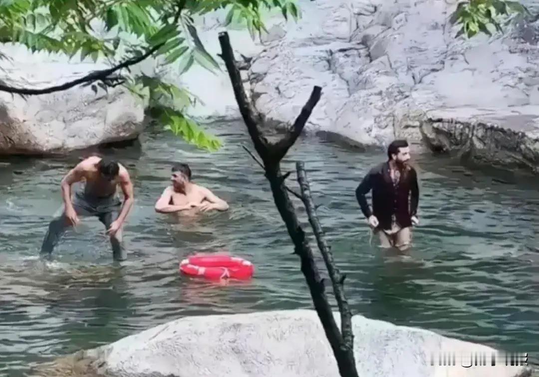 三名印度人在庐山icon“泡澡洗身”？景区情况通报
11月14日，江西省icon