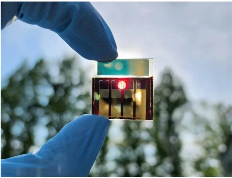 中科院半导体研究所游经碧研究员团队在钙钛矿太阳能电池领域取得重要进展，研发出光电