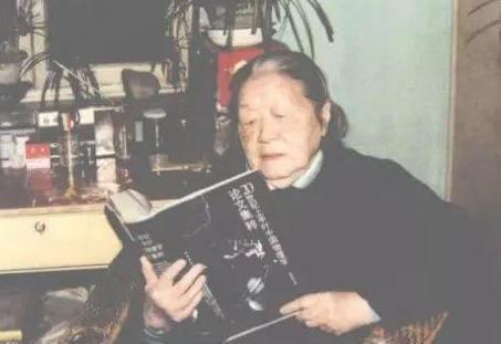 这位老太太蹲监狱6年，一生仅有11篇论文问世，依然被公认为大师，没有人质疑她的成