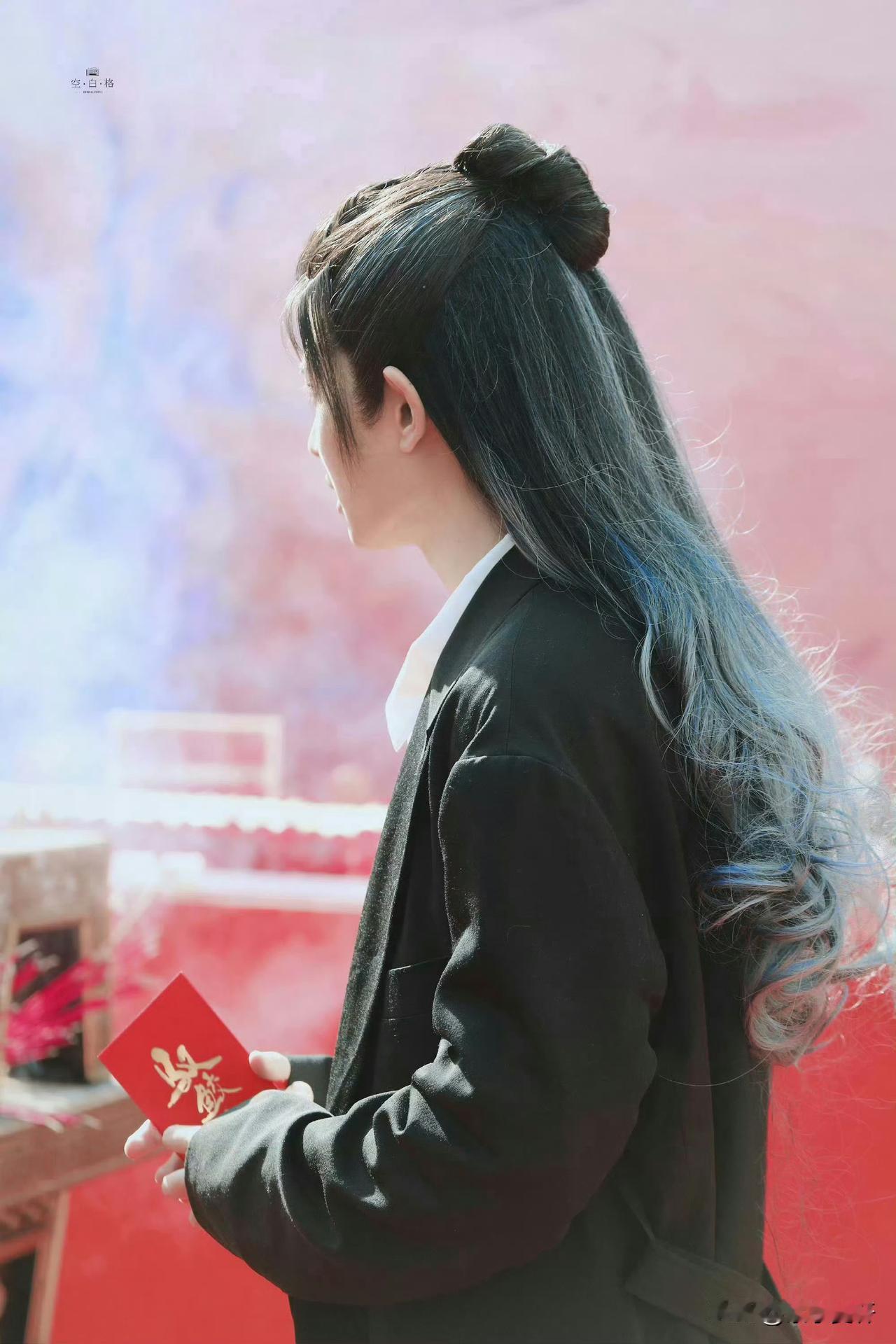 时间过得真快，
不知不觉已经四年了，
当年这个长发出来的时候，
太惊艳了，美的挪