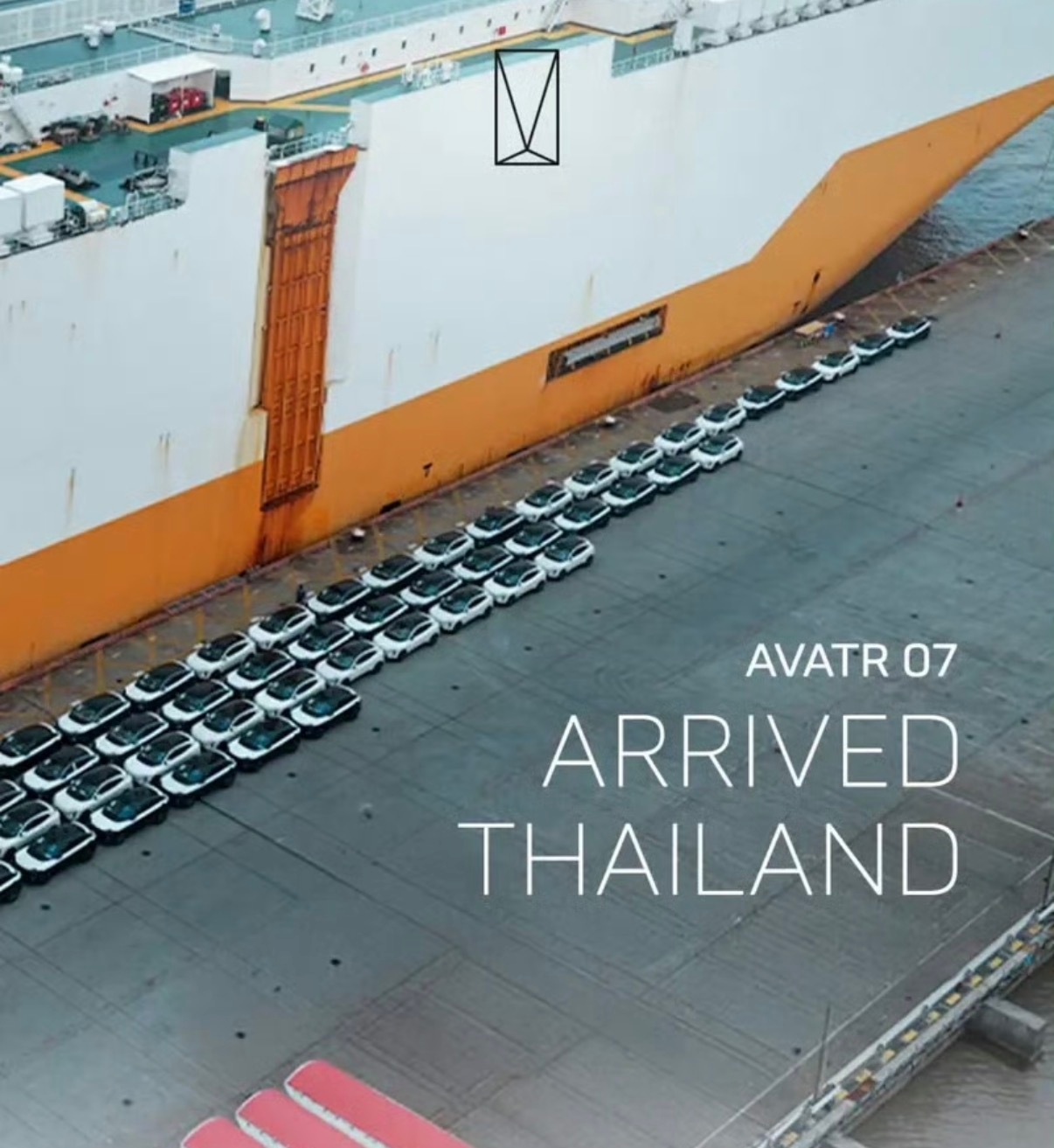【右舵版阿维塔07抵达泰国 即将开启交付】今日，阿维塔海外营销高级总监发文称：A