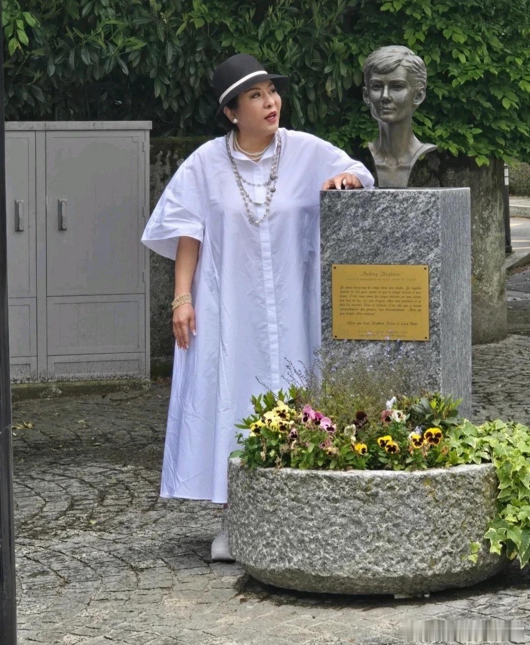 向华强比向太更像老太太 