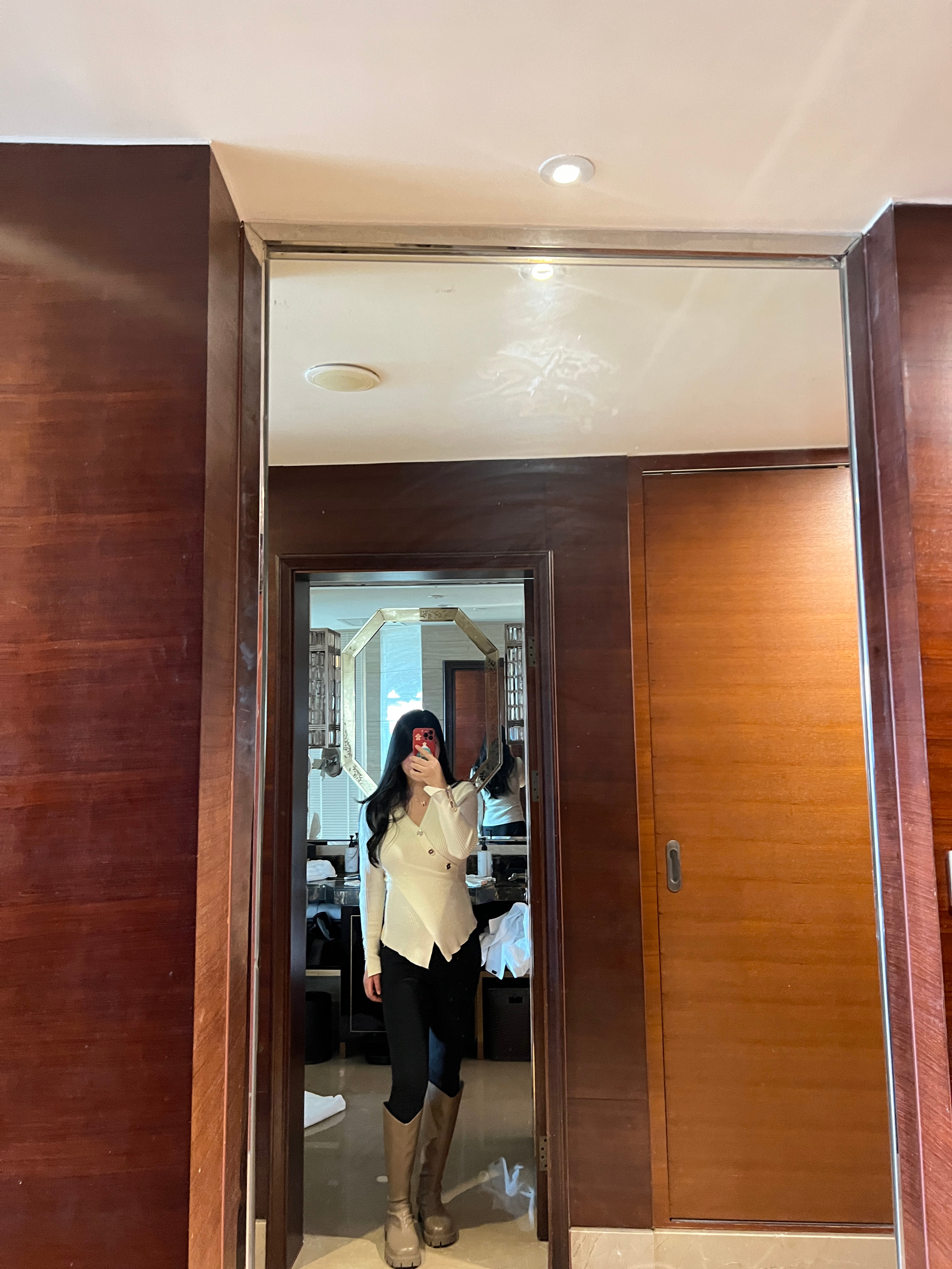 有些人正面看着还好  侧面肚肚都藏不住啦  希望120这个体重能再多持续一段时间