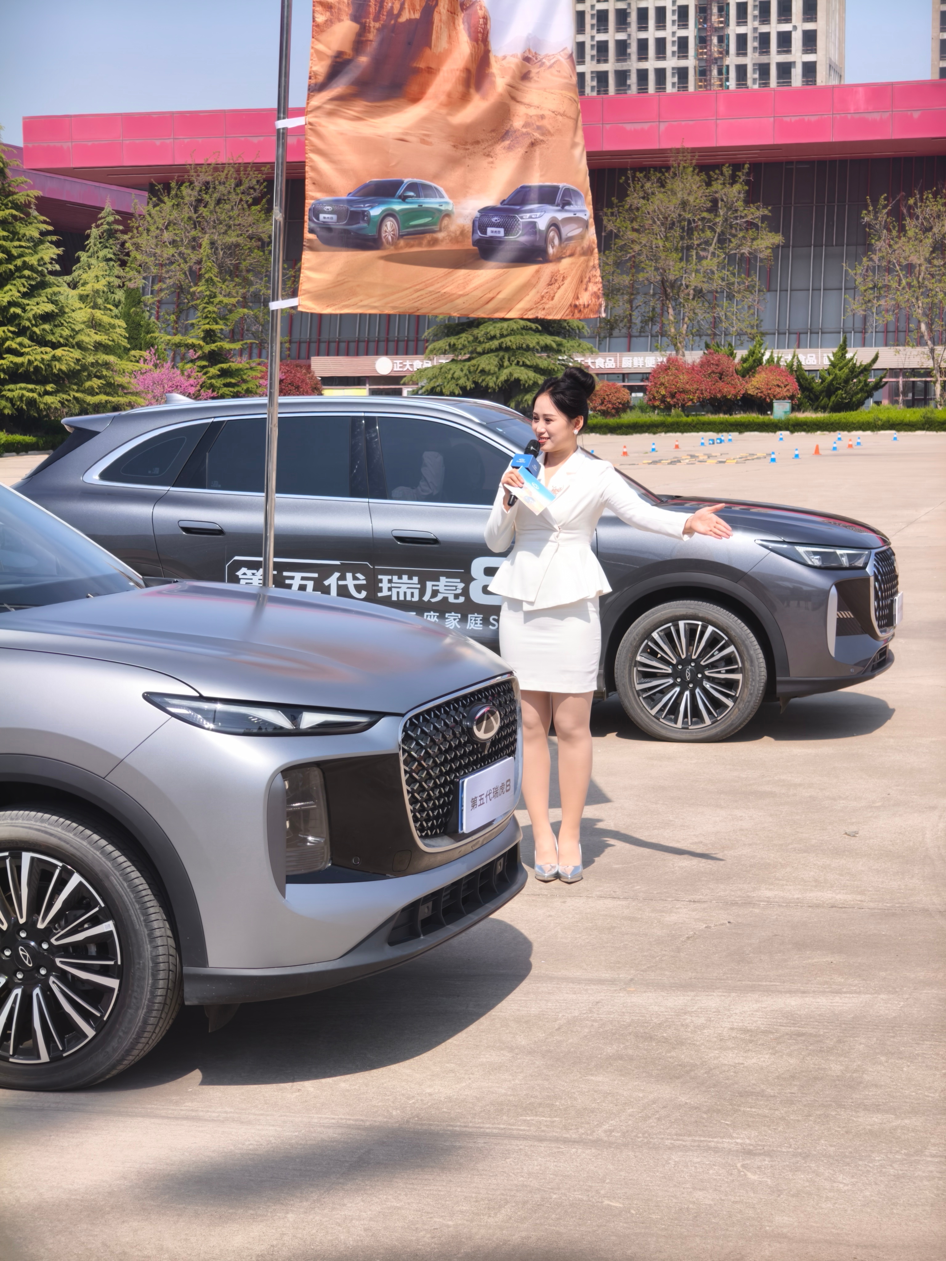 以前，总觉得环塔拉力赛离普通人特别远，只敢在屏幕前看专业车手驰骋。这次，参加瑞虎