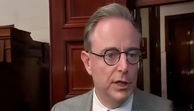 好家伙，我今天算是开了眼了。比利时的首相，直接对着全世界撂了句狠话：你们这帮人要