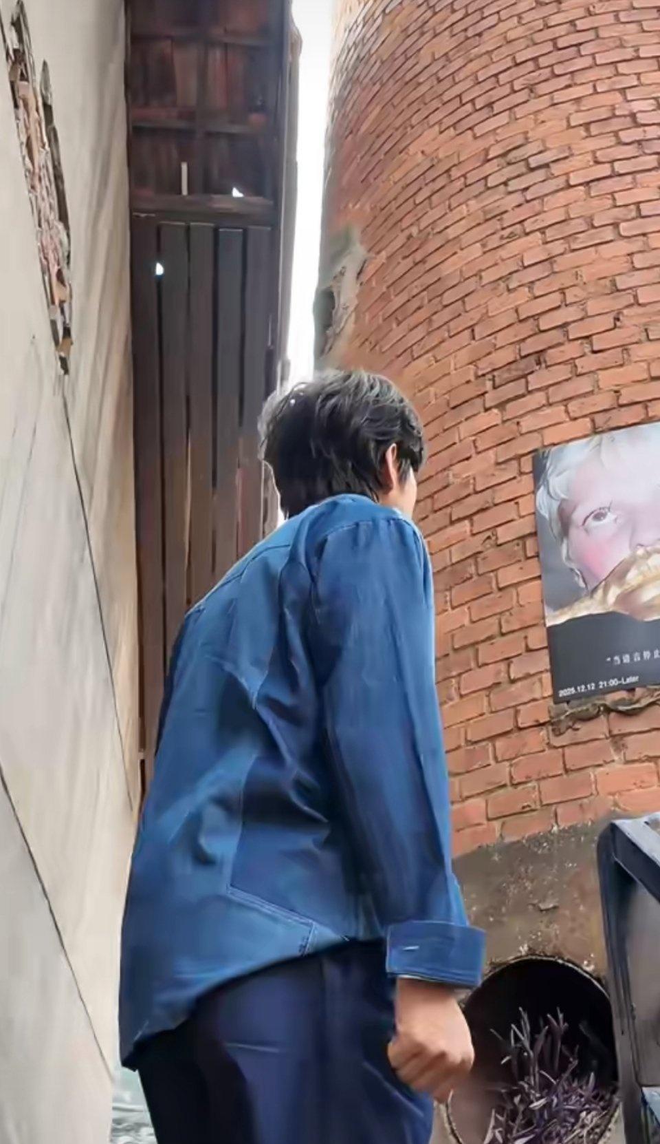 一大口从底部吸到表面来。
酸甜苦辣，躺平有点难…人生不苦，只有你酷。🌞☕️万物