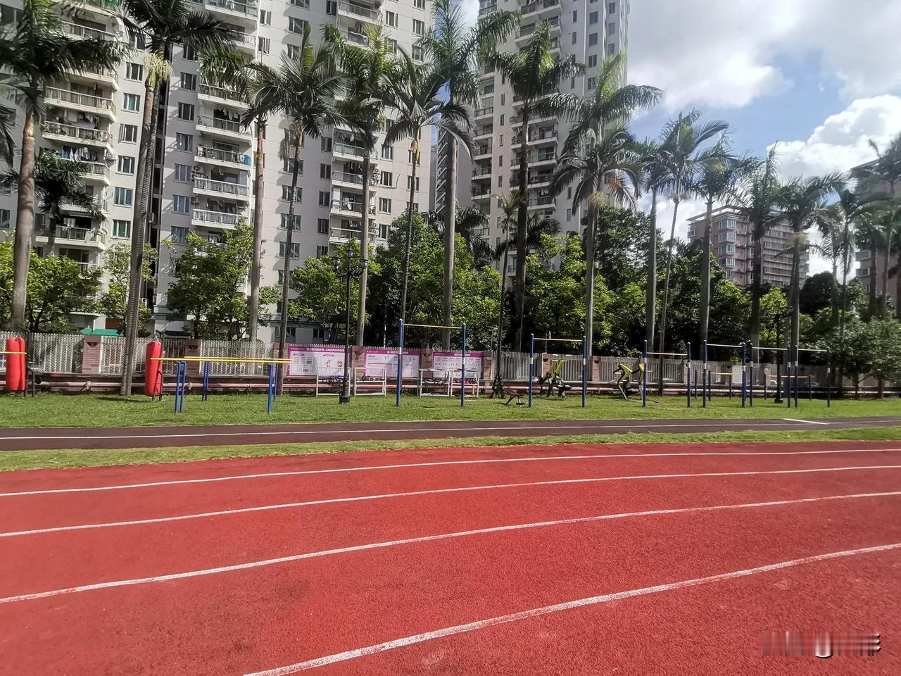 小学二年级的孩子，学习有必要管的那么严吗？我觉得完全没必要，我家老二七岁半，作业