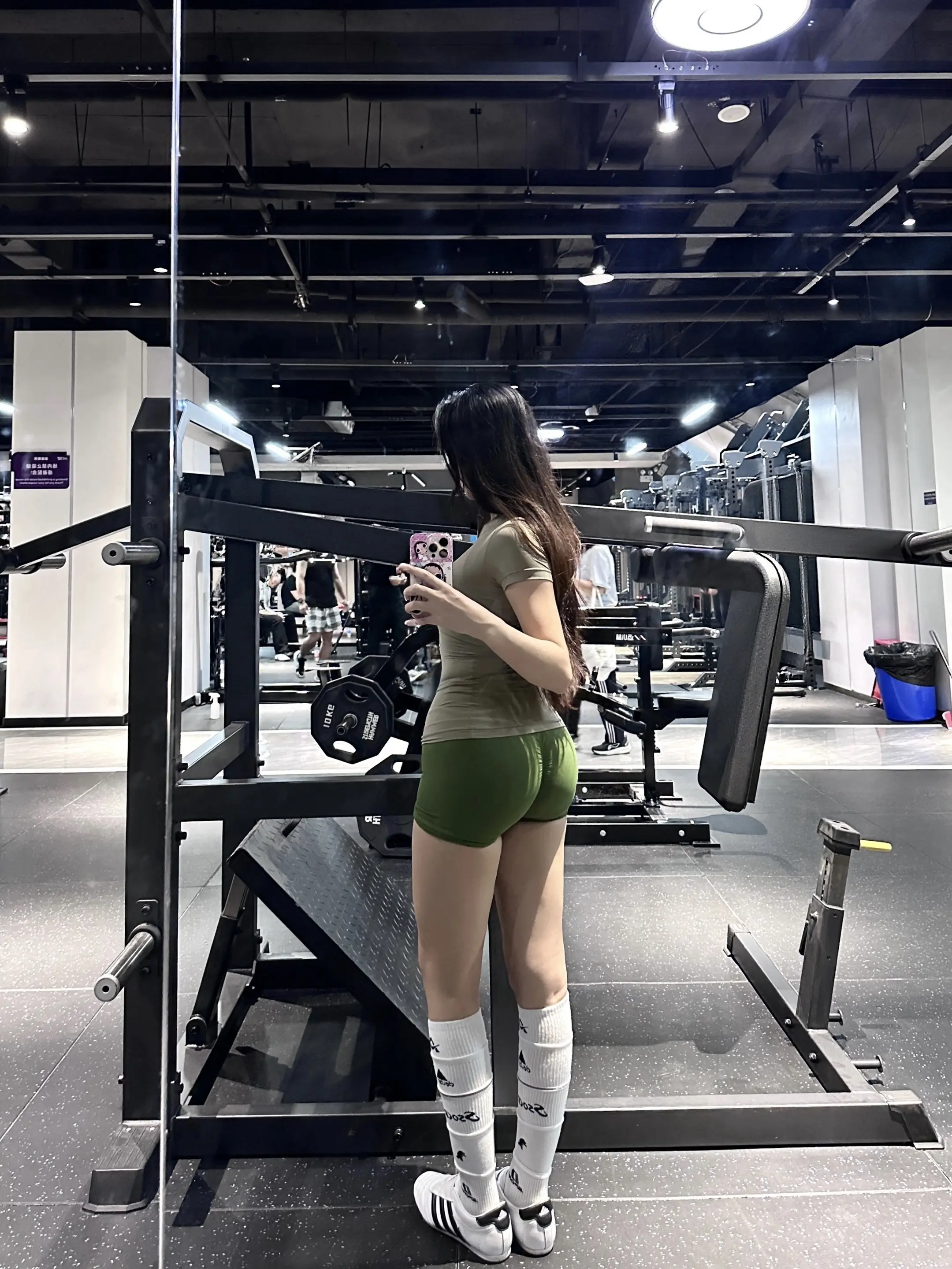 我知道你接不住我的沉重 所以我在你面前都是轻盈的