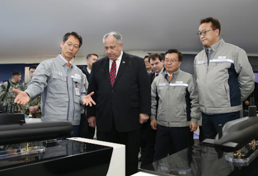 难以跟上中国步伐，美国向日本和韩国求助重振造船业
 
3月4日，据国内新闻网报道