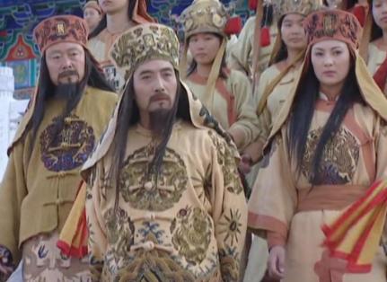1864年，洪秀全生前有一个重口的怪癖，曾国藩撬开他的棺材后，恶心到当场呕吐，还