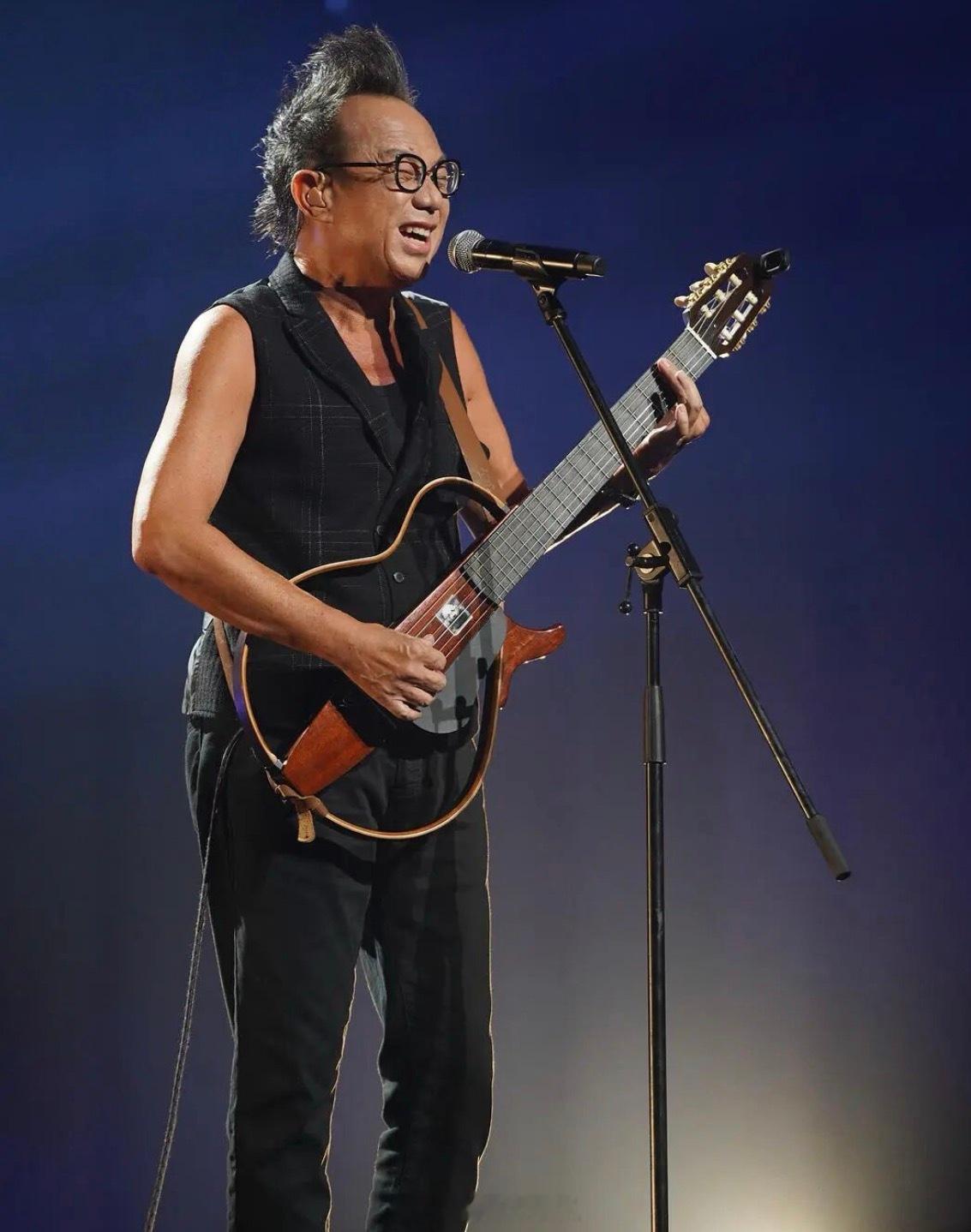 黄大炜去世黄大炜（David Huang），1964年9月17日生于香港，美籍华