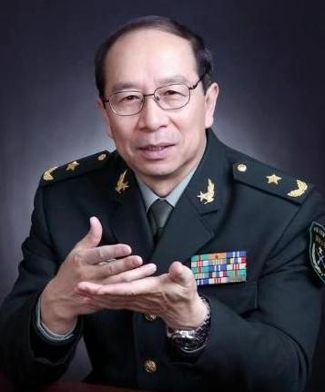 美国记者曾问金一南：“如果把中国2000亿的三峡大坝炸了，中国会怎么办？”金一南