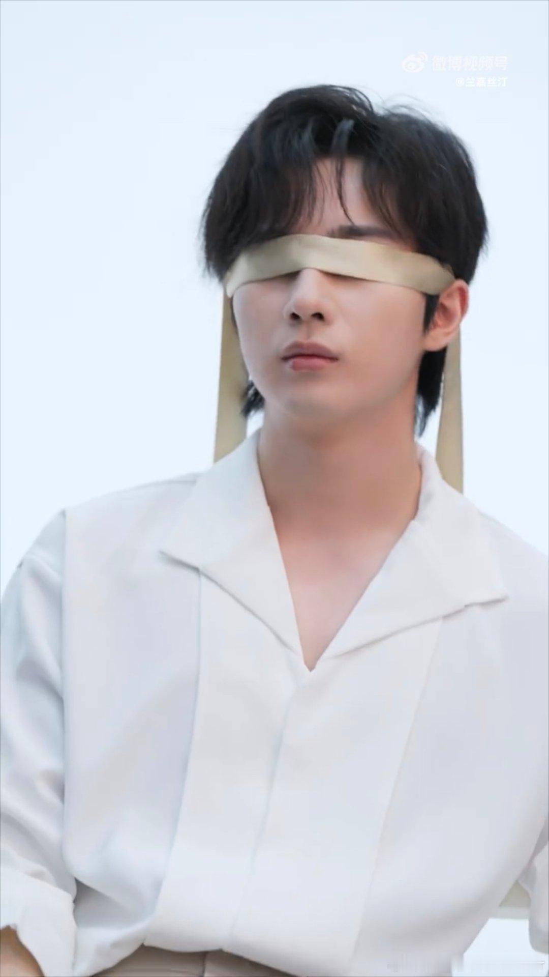 李宏毅烽影燃梅香LHY李宏毅楚定江 你是惊鸿一瞥的人间理想，是长久不渝的满心欢喜