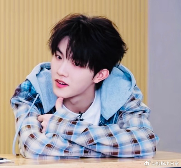 苏新皓闯进了文旅宣传赛道 苏新皓宛如一颗璀璨流星划入文旅宣传赛道，凭借自身超高人