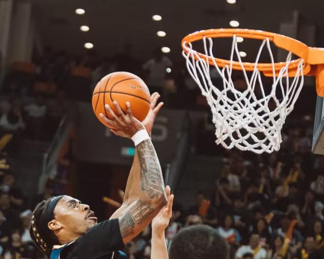 客场负于山东队，广东男篮再吞败绩。令球迷更为忧心的是，外援麦考尔的表现已跌至冰点