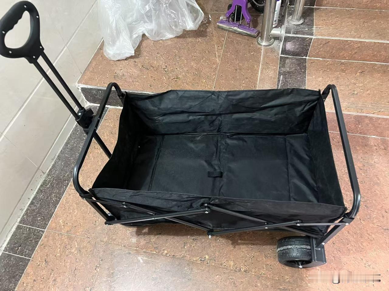 家里面现在生活条件，物质条件提升了，有不少的人像我们家一样，有很多闲置的物品，这