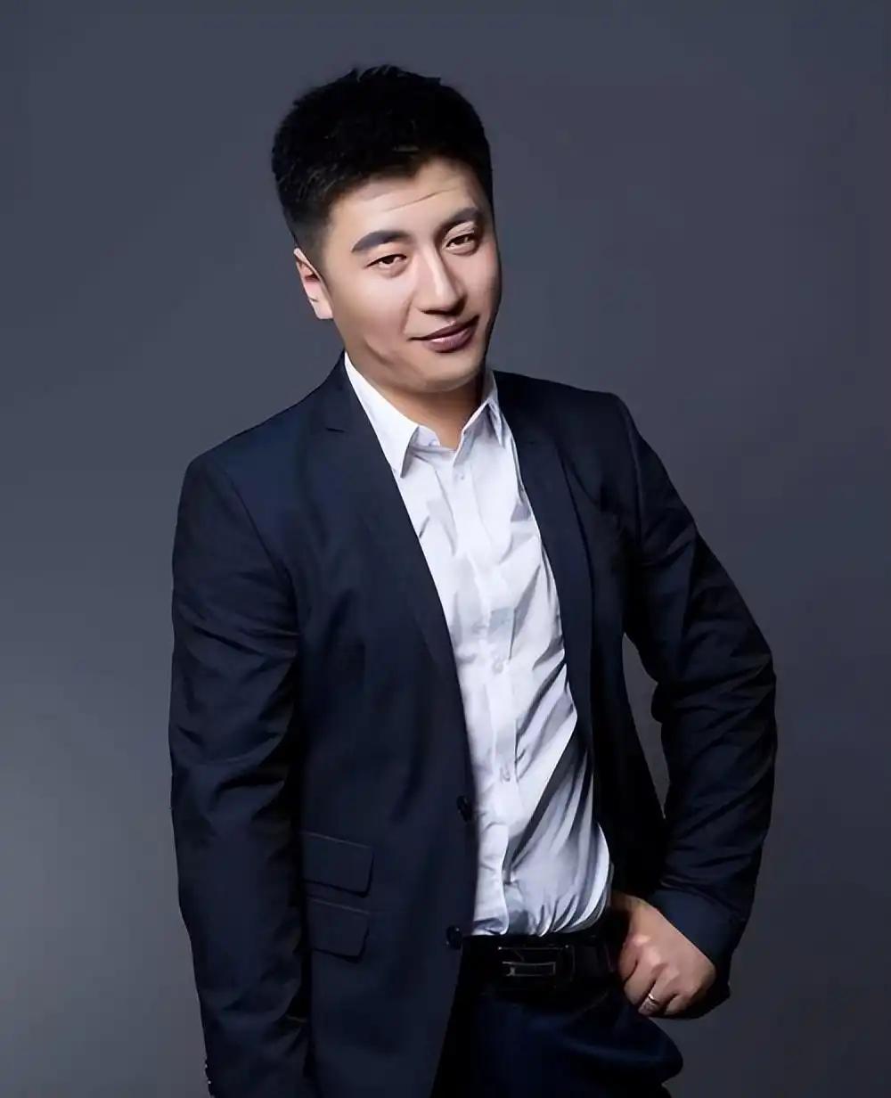 真让人猝不及防，年仅41岁的张雪峰就这样突然逝世！
3月24日，苏州峰学蔚来教育