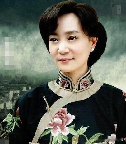 玉茗茶骨里的刘雪华。真是越来越通透了。

从琼瑶剧里的苦情白月光开始，年轻时基本