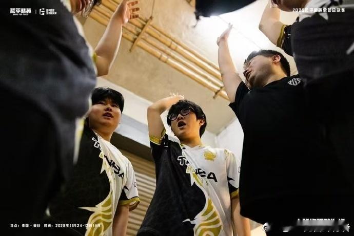 PEL国际赛系列纪录片看到《精英百炼》的预告，镜头里选手们备赛的样子特别真实，成