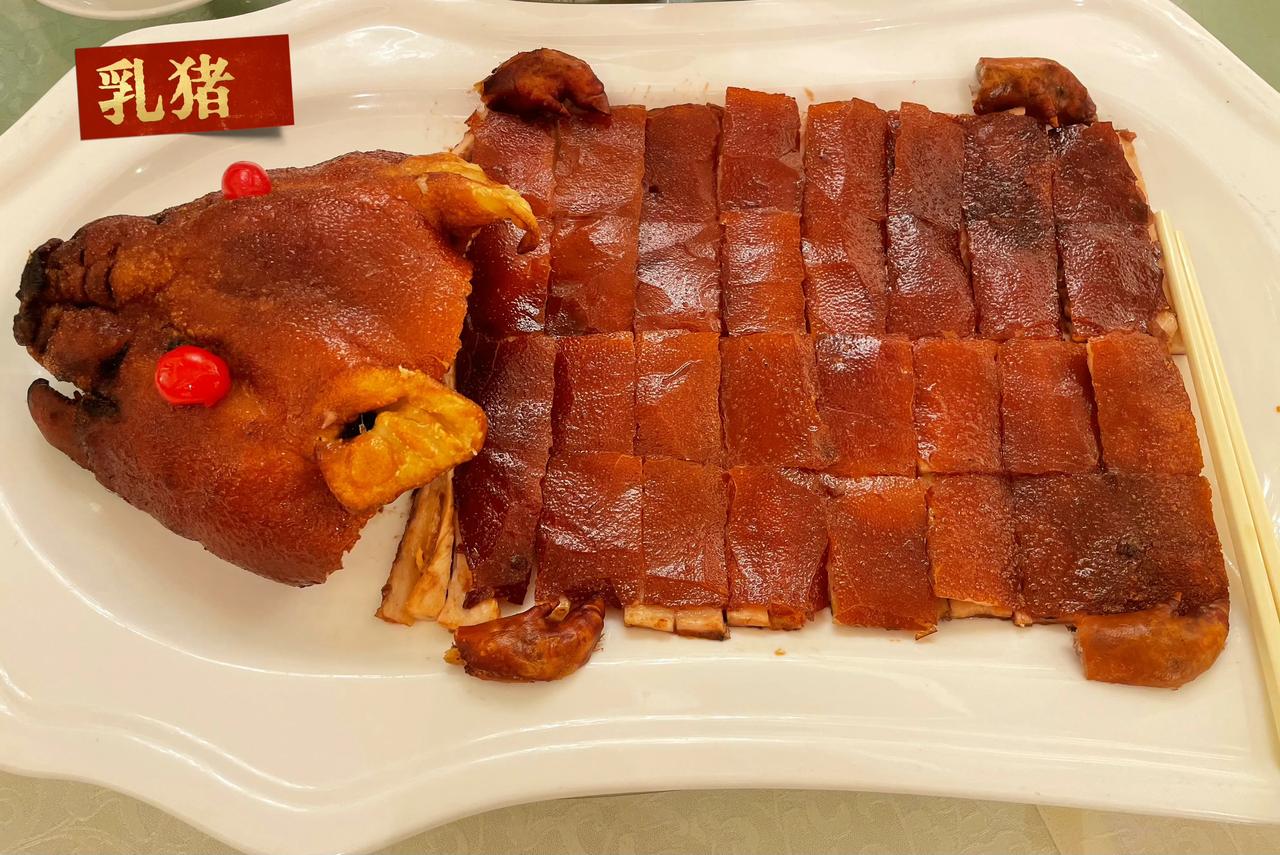 大家分享年夜饭，我分享年夜饭的成本
深圳普通酒楼，中等价位套餐，10人份，398