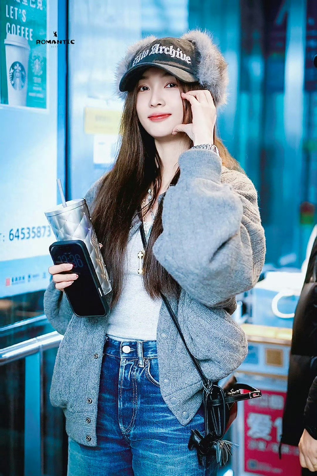 吴宣仪自己走机场吴宣仪乐华那边的员工全撤了，自己走的机场 