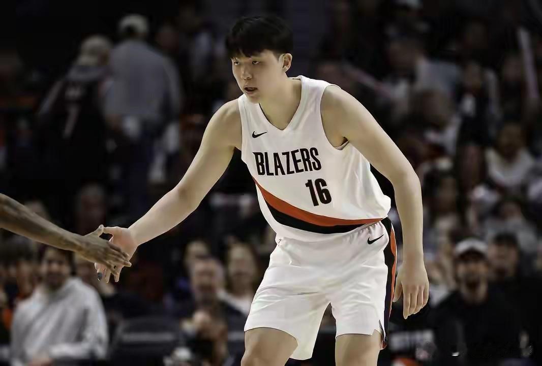 复出半场12分钟砍6+5+3，杨瀚森两大问题太揪心！
 
今日NBA夏联赛，开拓