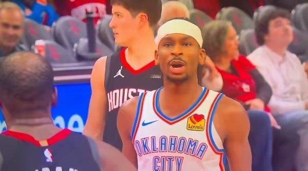 杜兰特嘲讽亚历山大丢罚球，后者回应：好好享受第七名吧休斯顿火箭队杜兰特 北京时间