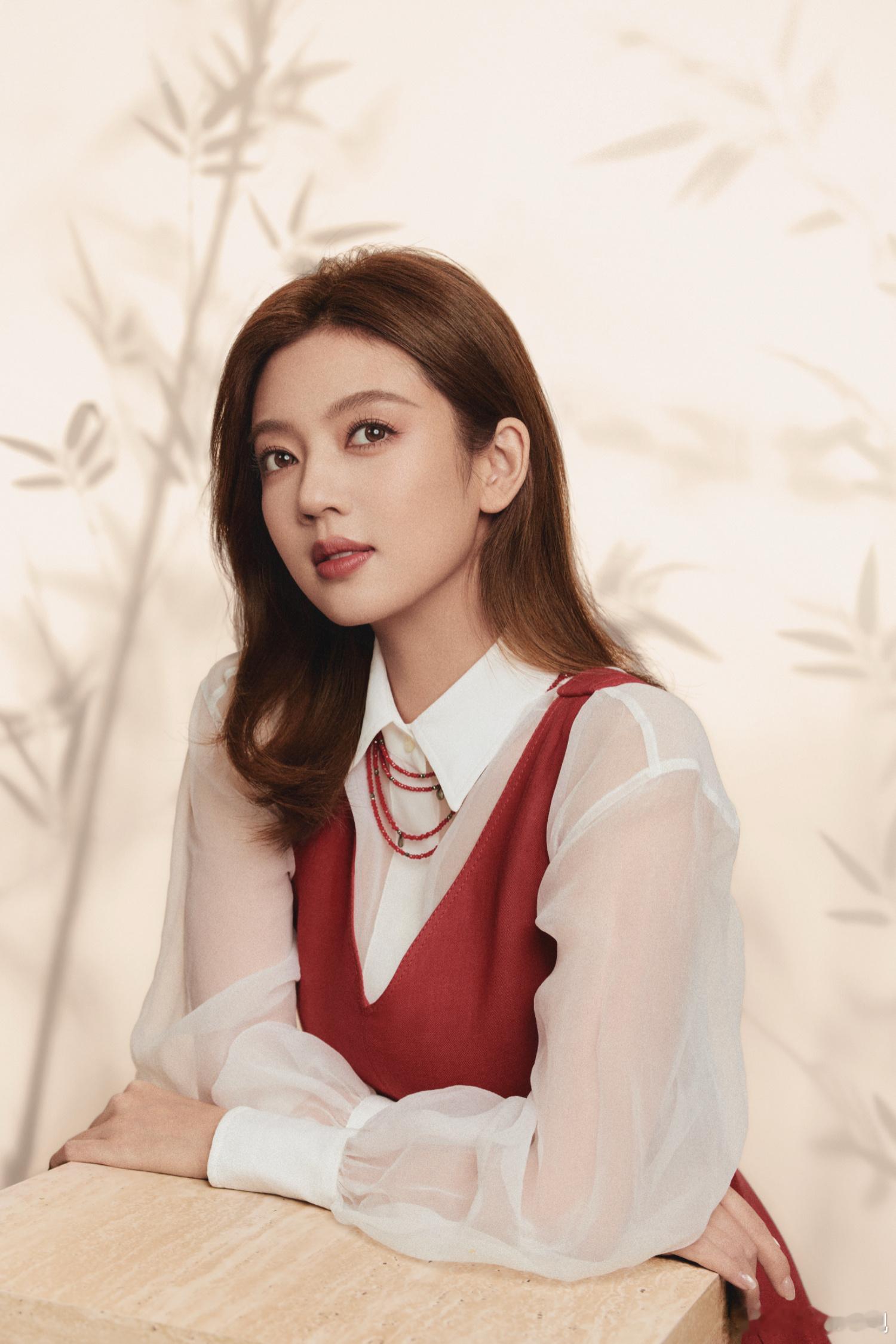 竹影漫染春声，步履循阶而上。欢娱影视演员Brunello Cucinelli 2