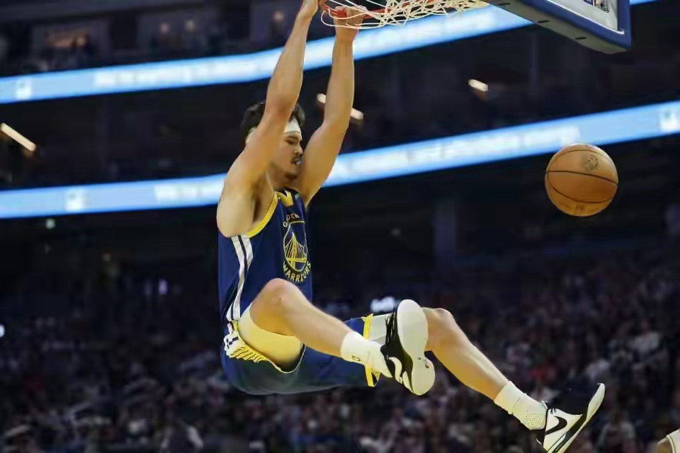 勇士21分领先惨遭逆转！残阵拼到最后仍惜败，布伦森30+9力挽狂澜，唐斯蓝领处境