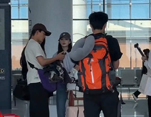 花少原班团队打造！李沁张晚意机场出发，新综艺主打熟人局