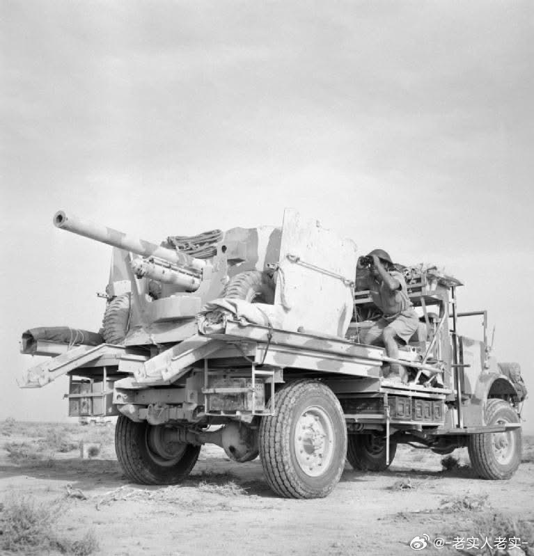 向的黎波里推进的英军装甲部队，摄于1943年1月下旬。可见一辆搭载6磅反坦克炮的