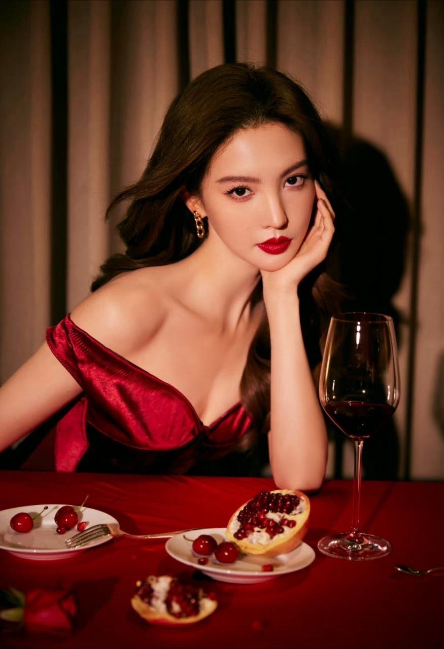 金晨[心][心]想和你共进晚餐 ​​​