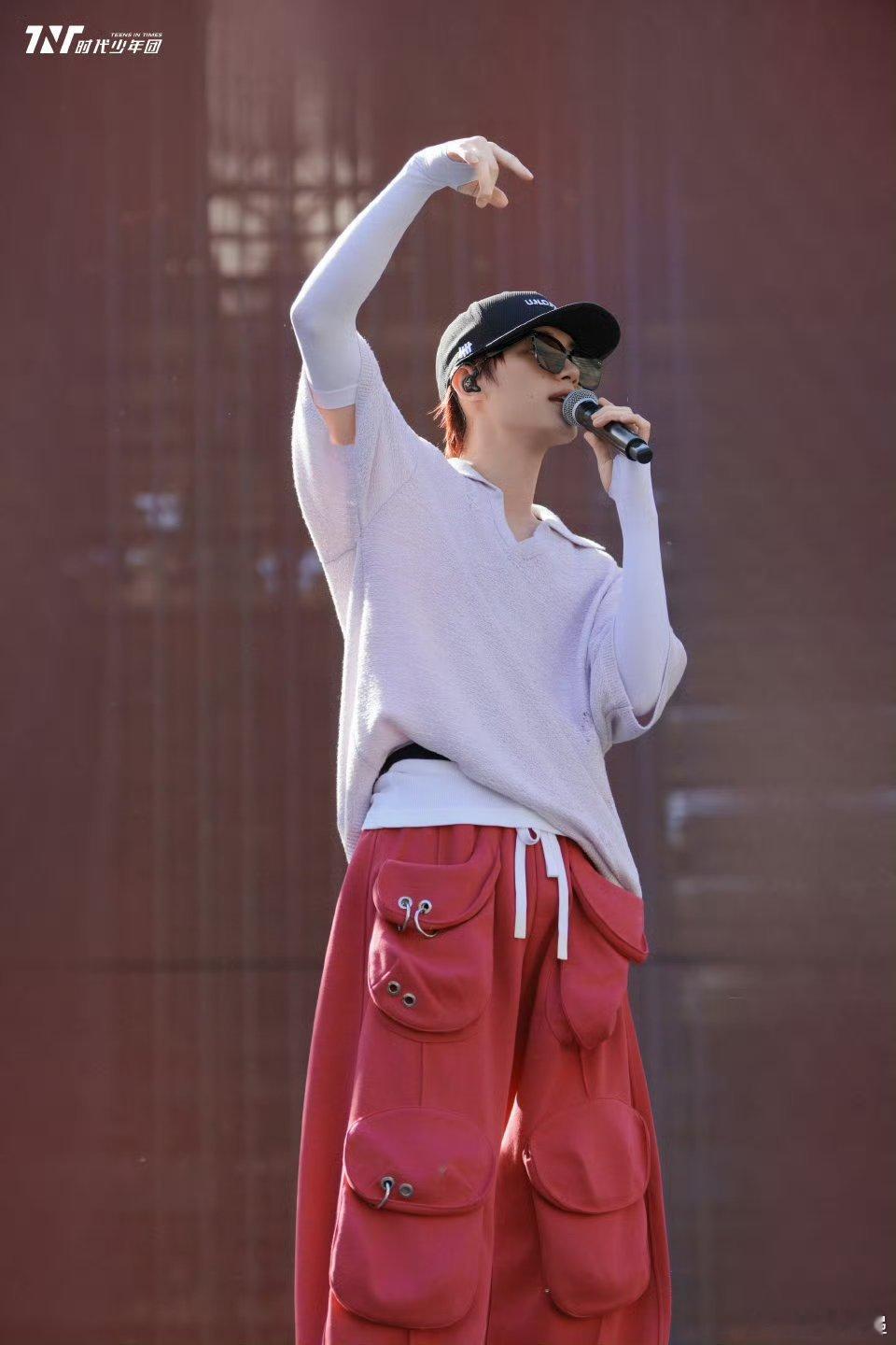 时代少年团2026新音彩排照时代少年团新年音乐会彩排时刻挺好的 