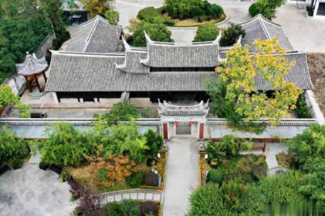 台州一小学斩获省级双项重磅荣誉 台州椒江东山中心小学连获两项省级大奖。特色跨境文