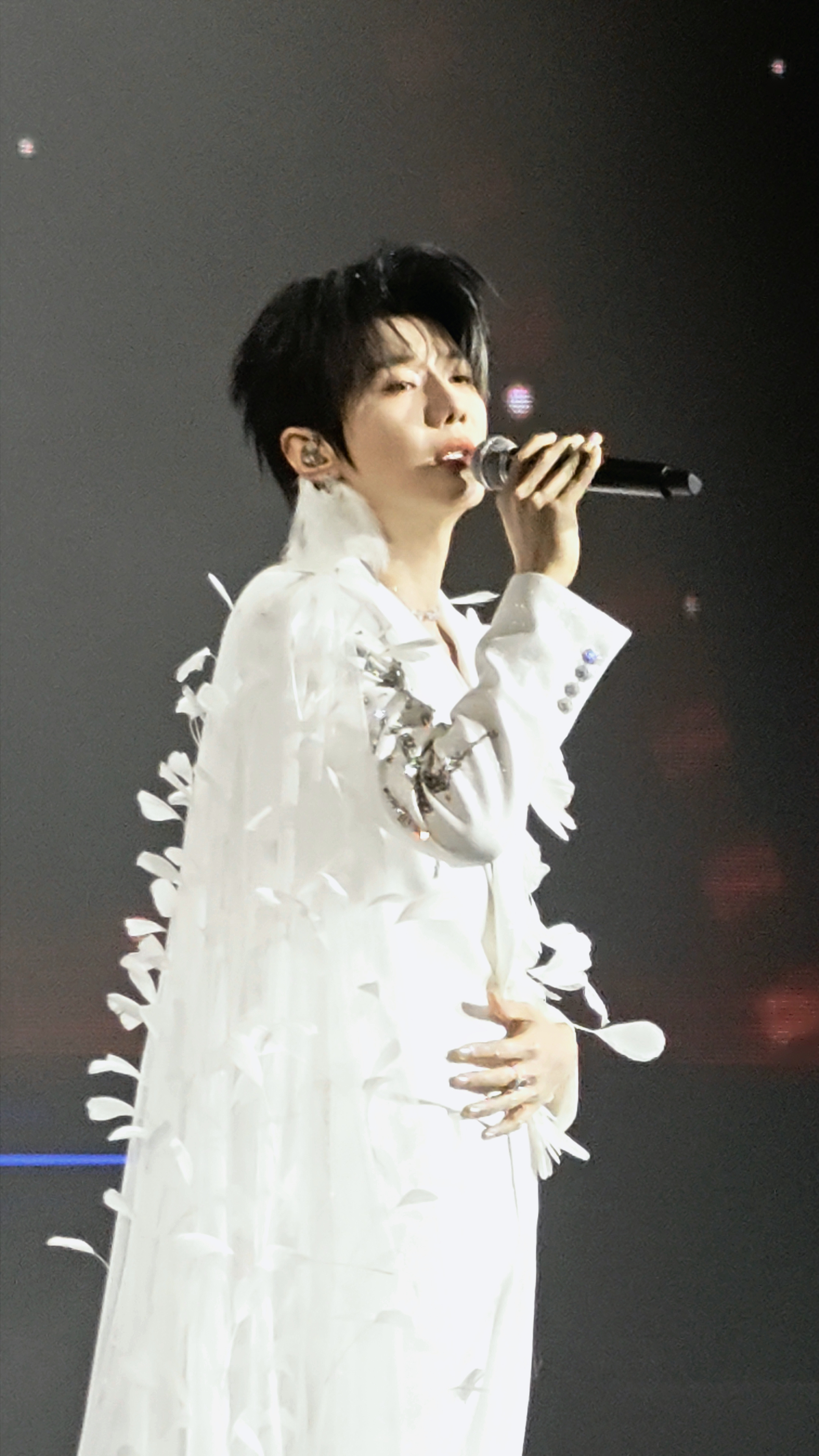 郝熠然曼谷演唱会 他真的很喜欢这个舞台cr：